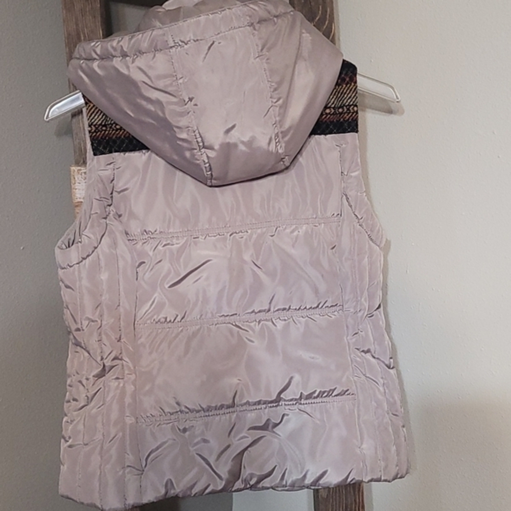 CoffeeShop New York Puffer Vest size small - Picture 2 of 6